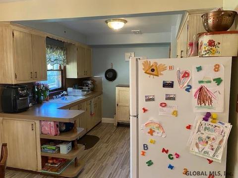 44 Jackson Ave, Schenectady, NY 12304 photo 9