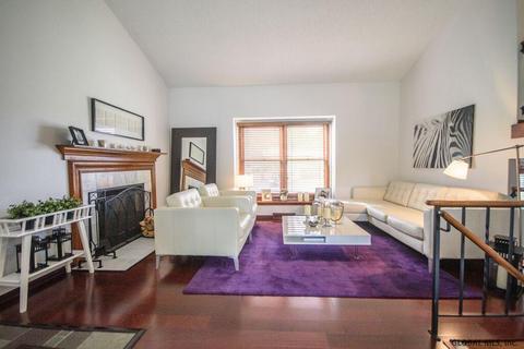7 Minuteman Ct, Halfmoon, NY 12065 photo 3