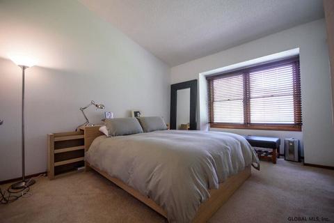7 Minuteman Ct, Halfmoon, NY 12065 photo 13