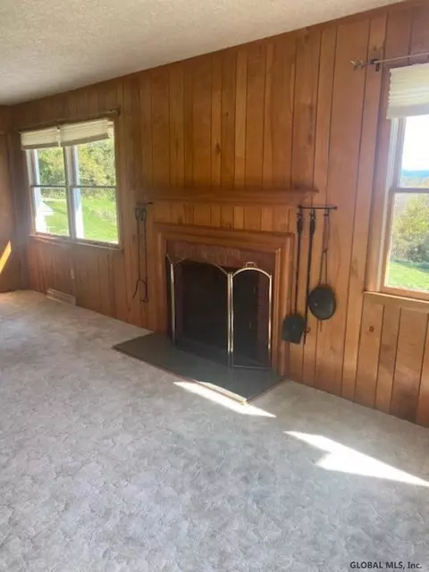 92 Dobbin Hill Rd, Cambridge, NY 12816 photo 2