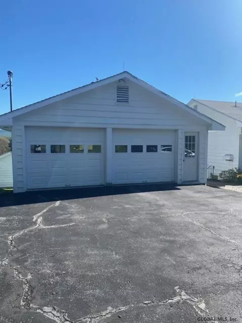 92 Dobbin Hill Rd, Cambridge, NY 12816 photo 3
