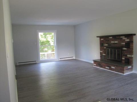 21 Beech St, Corinth, NY 12822 photo 2