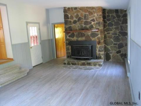 21 Beech St, Corinth, NY 12822 photo 11