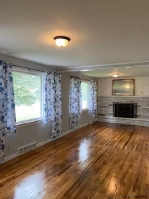 201 Vandervere St, Schenectady, NY 12303 photo 2