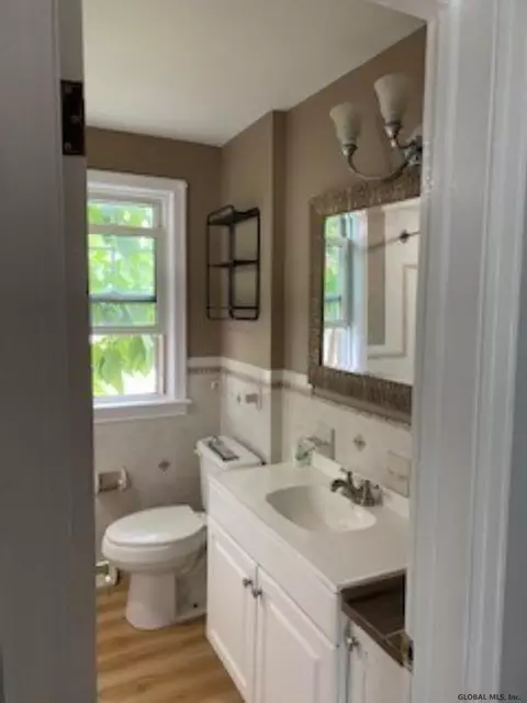 201 Vandervere St, Schenectady, NY 12303 photo 3