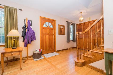 14 Hillcrest Ln, Saratoga Springs, NY 12866 photo 3