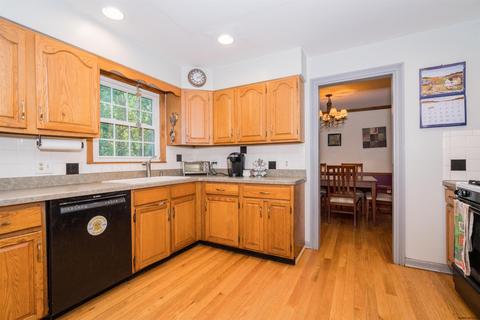 14 Hillcrest Ln, Saratoga Springs, NY 12866 photo 18