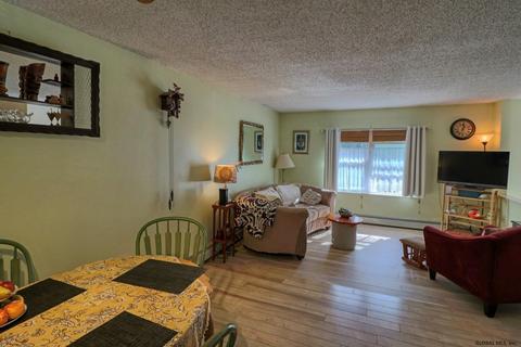 42 Pheasant Ct, Saratoga Springs, NY 12866 photo 3
