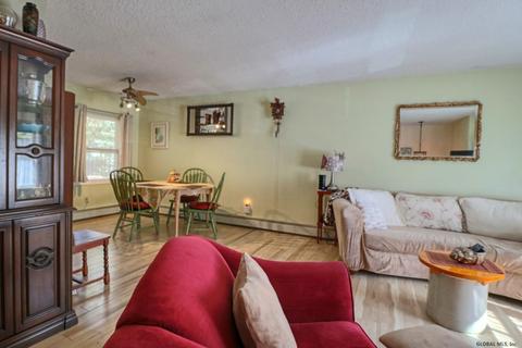 42 Pheasant Ct, Saratoga Springs, NY 12866 photo 8