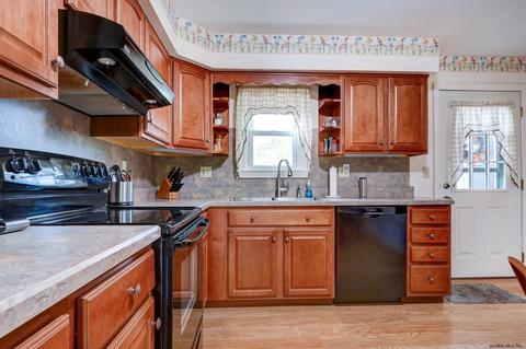 1078 Mohawk Rd, Schenectady, NY 12309 photo 10