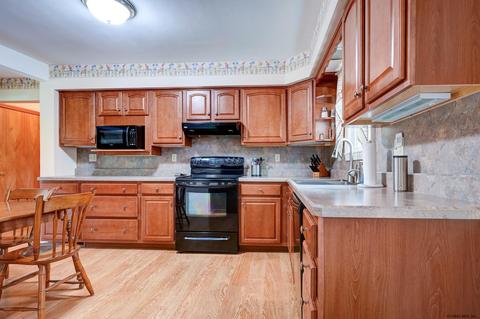 1078 Mohawk Rd, Schenectady, NY 12309 photo 9