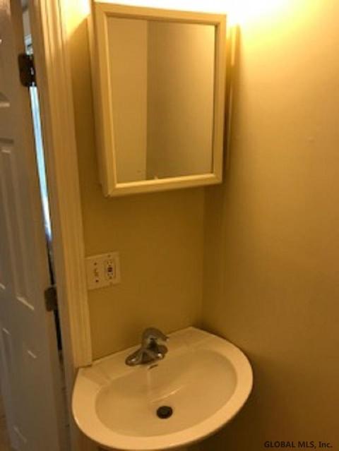 501 Mcclellan St, Schenectady, NY 12304 photo 15