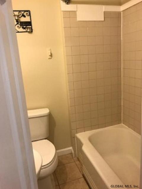 501 Mcclellan St, Schenectady, NY 12304 photo 14