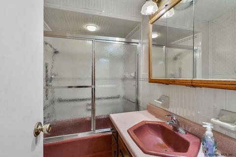 827 Hampton Ave, Schenectady, NY 12309 photo 26