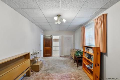 827 Hampton Ave, Schenectady, NY 12309 photo 23