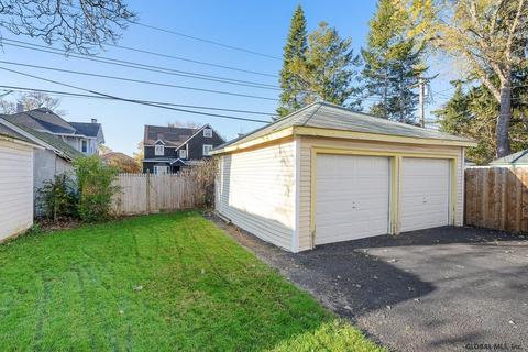 827 Hampton Ave, Schenectady, NY 12309 photo 9