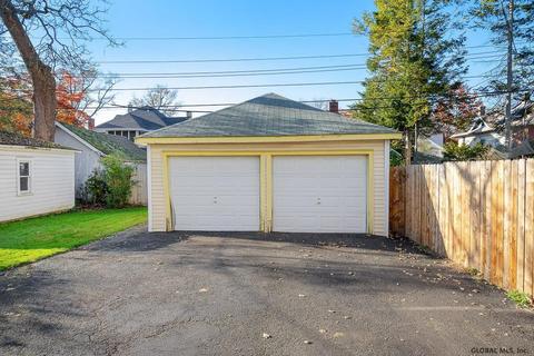 827 Hampton Ave, Schenectady, NY 12309 photo 8
