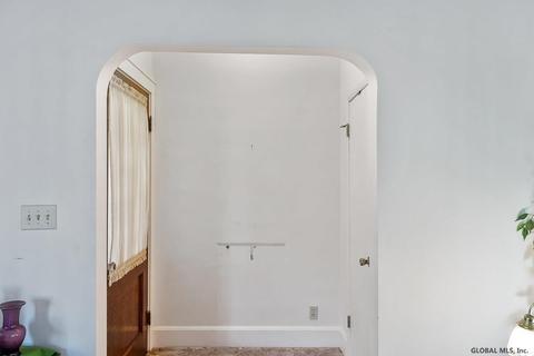 827 Hampton Ave, Schenectady, NY 12309 photo 13