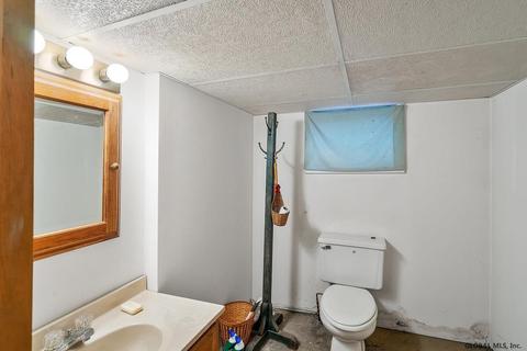 827 Hampton Ave, Schenectady, NY 12309 photo 40