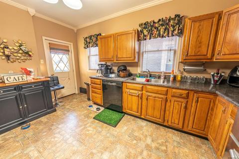 357 Eleanor St, Schenectady, NY 12306 photo 11