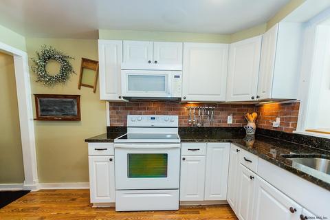 52 Royal Blvd, Delmar, NY 12054 photo 9