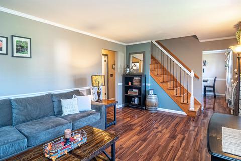 16 Jones Dr, Schenectady, NY 12309 photo 4