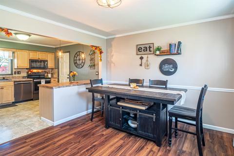16 Jones Dr, Schenectady, NY 12309 photo 5