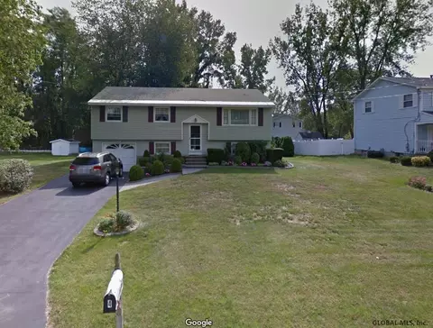 4 Colonial Dr, Halfmoon, NY 12065 photo 1