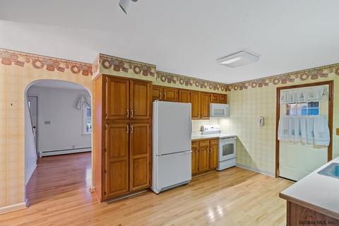 23 Michael Dr, Schenectady, NY 12303 photo 11