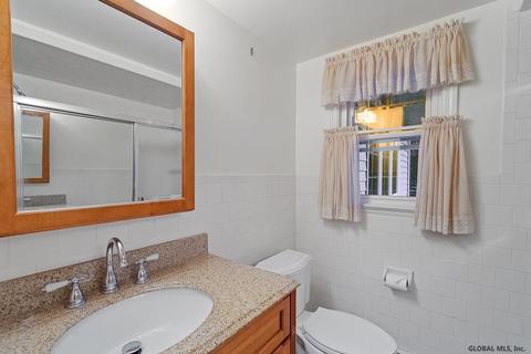 23 Michael Dr, Schenectady, NY 12303 photo 16
