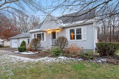 23 Michael Dr, Schenectady, NY 12303 photo 3
