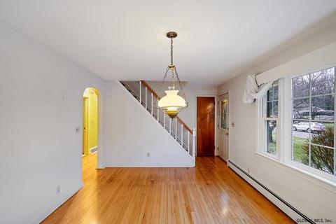23 Michael Dr, Schenectady, NY 12303 photo 6