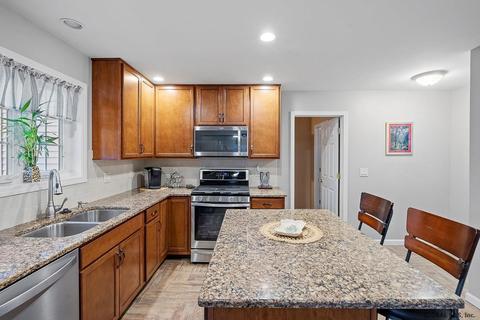 13 Back Spin Dr, Halfmoon, NY 12118 photo 5