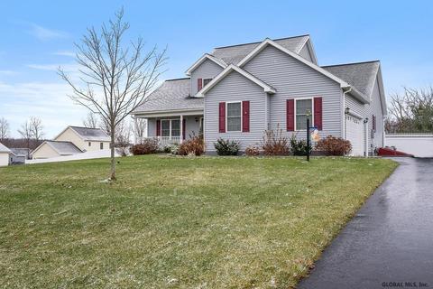 13 Back Spin Dr, Halfmoon, NY 12118 photo 2