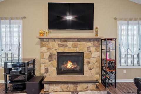 13 Back Spin Dr, Halfmoon, NY 12118 photo 15