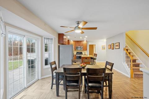13 Back Spin Dr, Halfmoon, NY 12118 photo 9