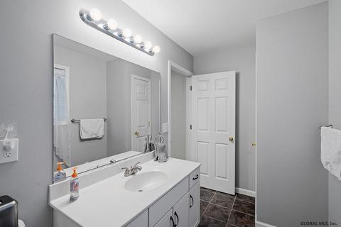 13 Back Spin Dr, Halfmoon, NY 12118 photo 37