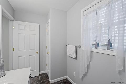 13 Back Spin Dr, Halfmoon, NY 12118 photo 38