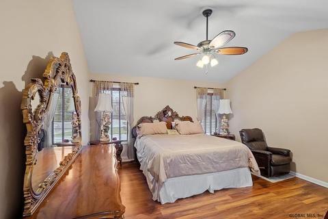 13 Back Spin Dr, Halfmoon, NY 12118 photo 17