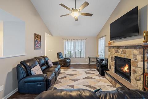 13 Back Spin Dr, Halfmoon, NY 12118 photo 16