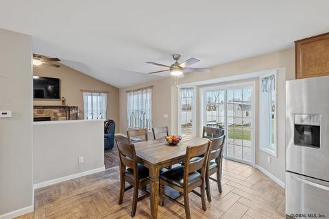 13 Back Spin Dr, Halfmoon, NY 12118 photo 10