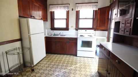 82 Spruce St, Schenectady, NY 12304 photo 7