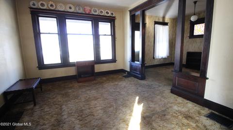 82 Spruce St, Schenectady, NY 12304 photo 4