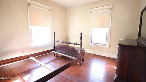 82 Spruce St, Schenectady, NY 12304 photo 9