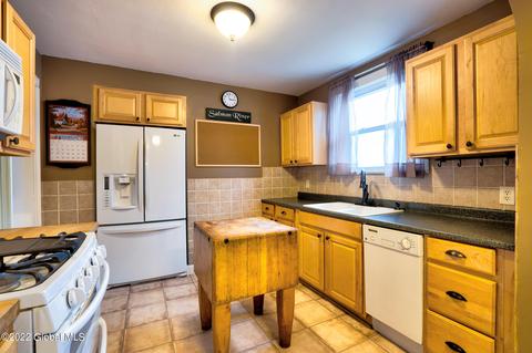 2921 Windermere Rd, Schenectady, NY 12304 photo 8