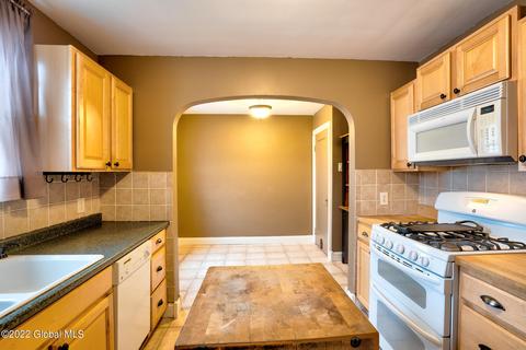 2921 Windermere Rd, Schenectady, NY 12304 photo 10