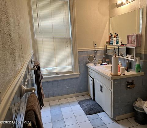57 Mcclellan St, Schenectady, NY 12304 photo 7