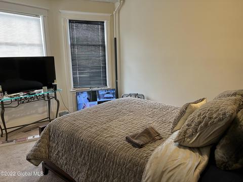 57 Mcclellan St, Schenectady, NY 12304 photo 4