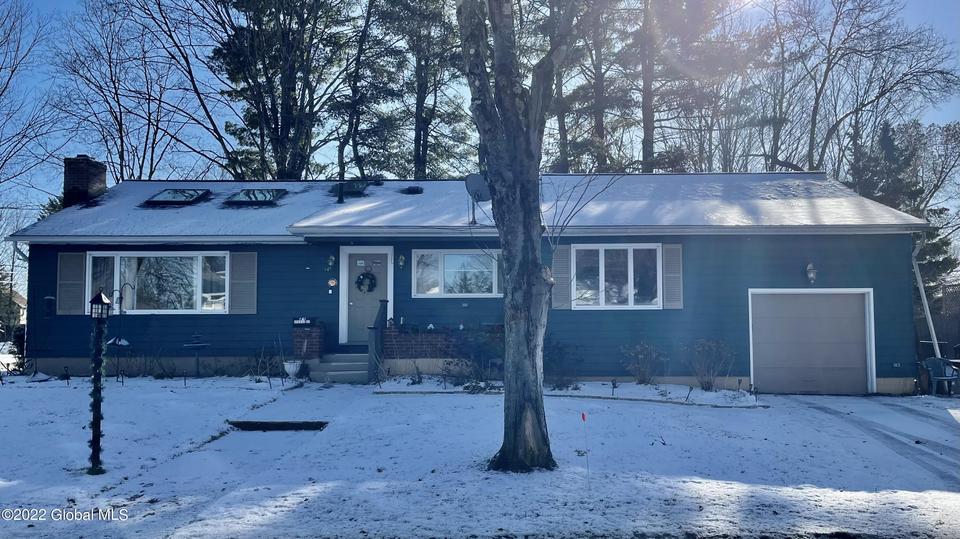 34 Steele St, Saratoga Springs, NY 12866 48 Photos MLS 202210512