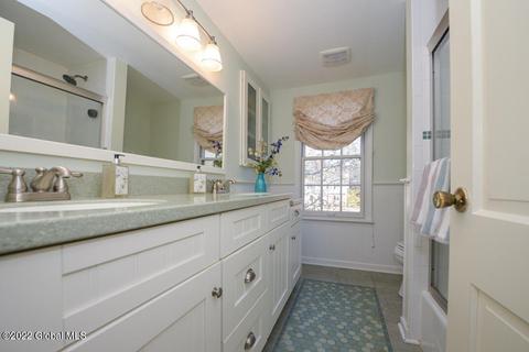19 Wicklow Ter, Delmar, NY 12054 photo 26